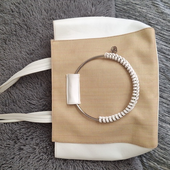 Carlos Santana White Leather Tan Woven Handbag - Picture 3 of 13